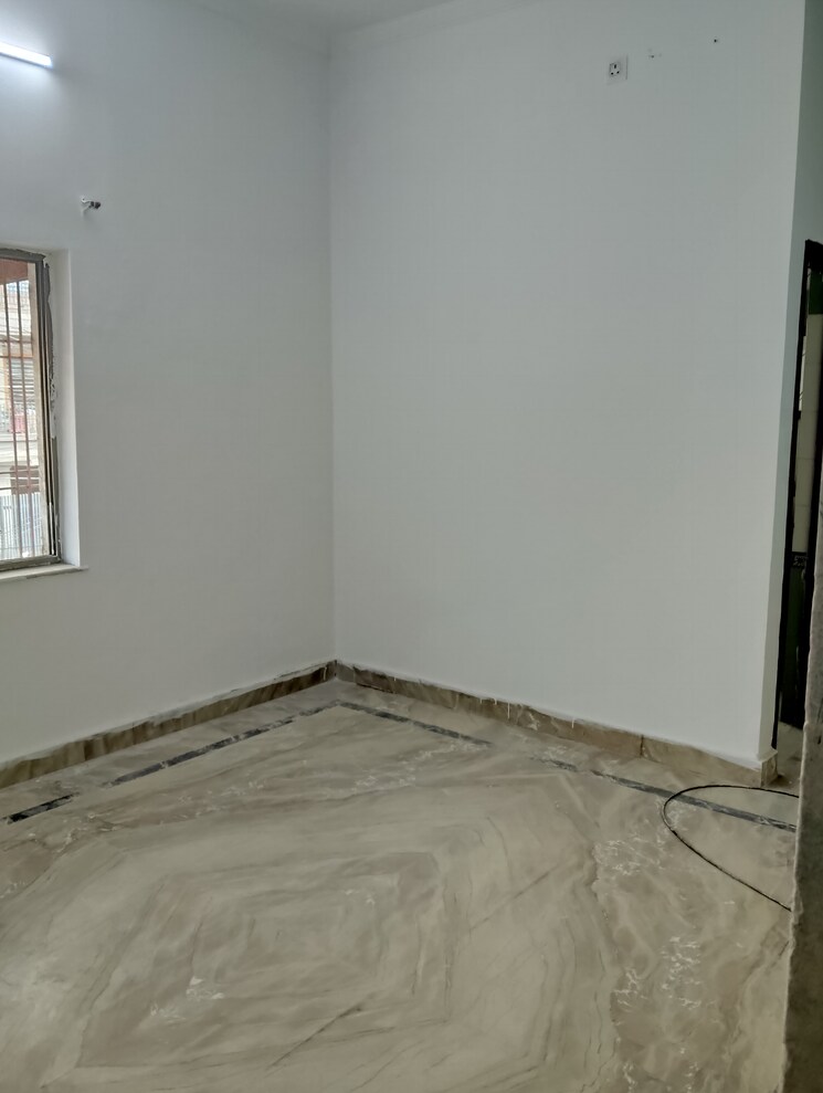 Bedroom, sector 16 3 Bedroom 2250 Sq.Ft. Builder Floor In Sector 16 Faridabad 9807459