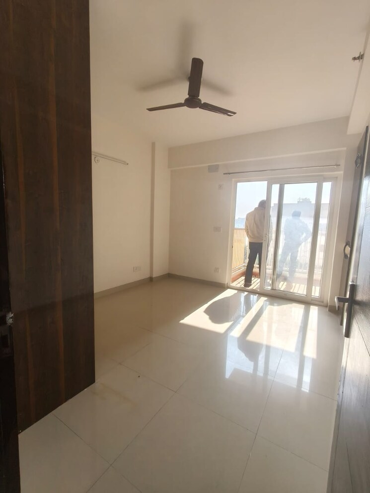 Room, signature-global-park-4-and-5 3 Bedroom 1120 Sq.Ft. Builder Floor In Sohna Sector 36 Gurgaon 9807458