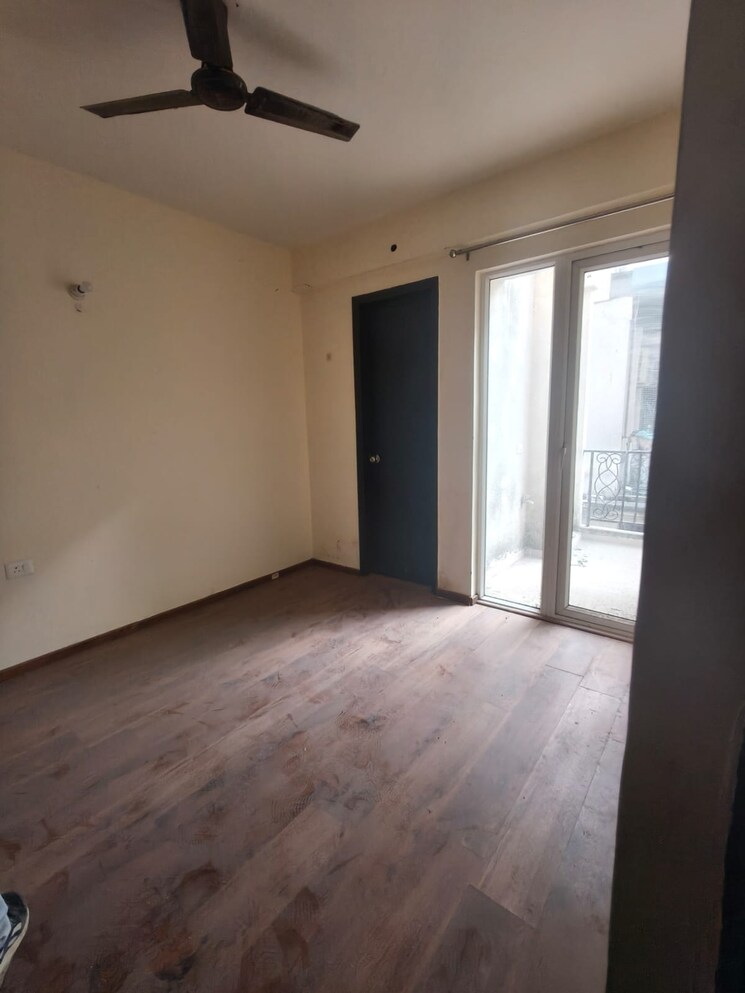 Room, signature-global-park-4-and-5 3 Bedroom 1120 Sq.Ft. Builder Floor In Sohna Sector 36 Gurgaon 9807458