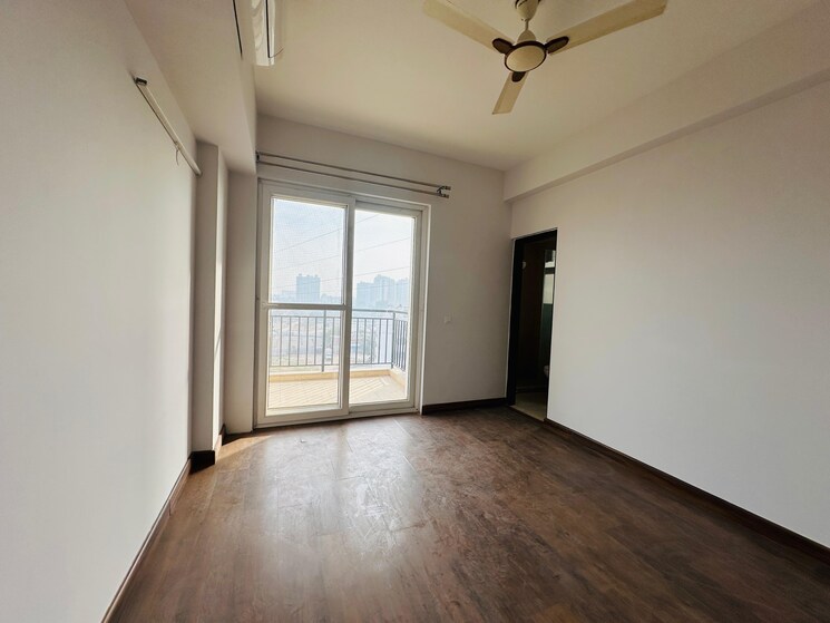 Room, puri-anand-villas-phase-ii 3 Bedroom 1940 Sq.Ft. Apartment In Sector 81 Faridabad 9807475