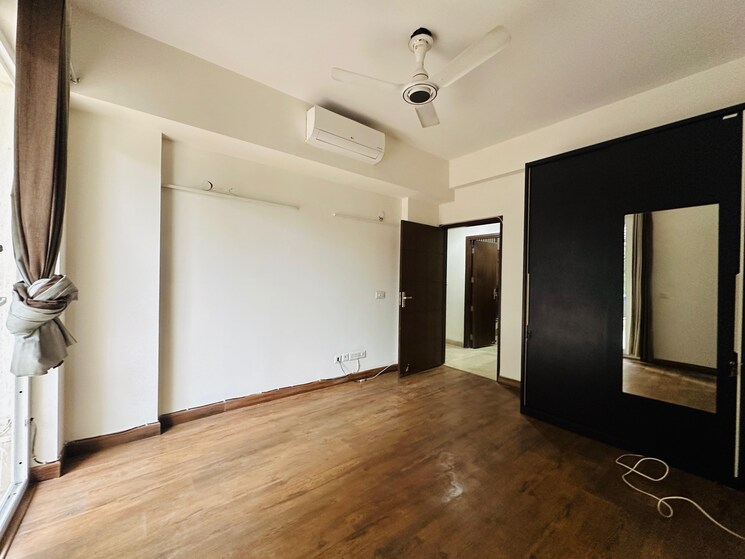 Room, puri-anand-villas-phase-ii 3 Bedroom 1940 Sq.Ft. Apartment In Sector 81 Faridabad 9807497