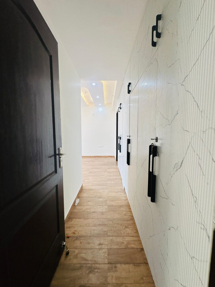 undefined, omaxe-royal-residency-faridabad 3 Bedroom 1925 Sq.Ft. Apartment In Sector 79 Faridabad 9807511