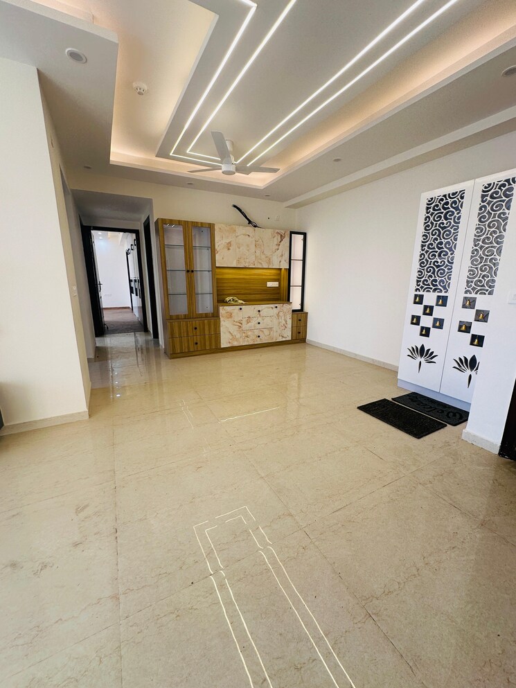 Room, omaxe-royal-residency-faridabad 3 Bedroom 1925 Sq.Ft. Apartment In Sector 79 Faridabad 9807511