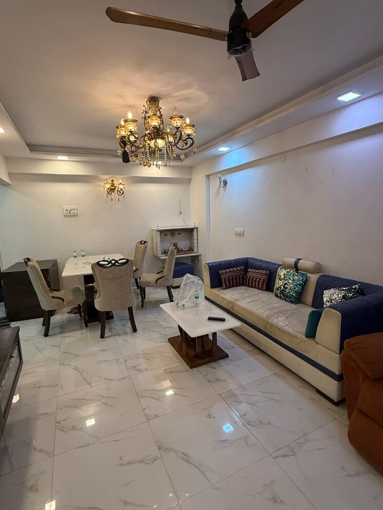 Cover Image, lokhandwala 2 Bedroom 752 Sq.Ft. Apartment In Lokhandwala Mumbai 9807520