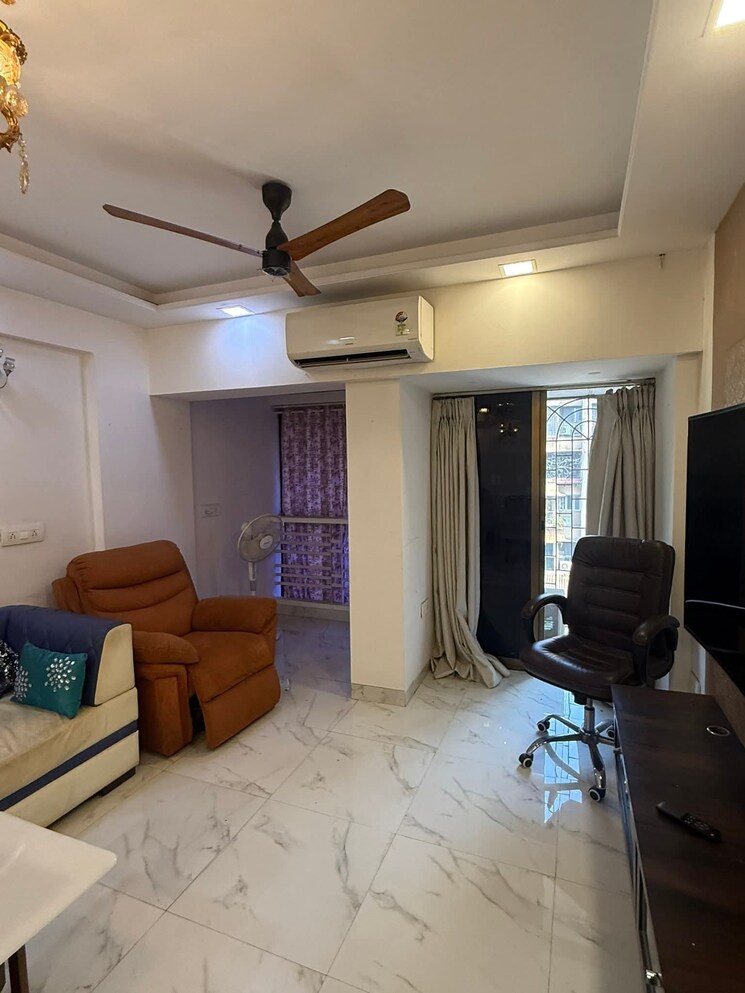Living Room, lokhandwala 2 Bedroom 752 Sq.Ft. Apartment In Lokhandwala Mumbai 9807520
