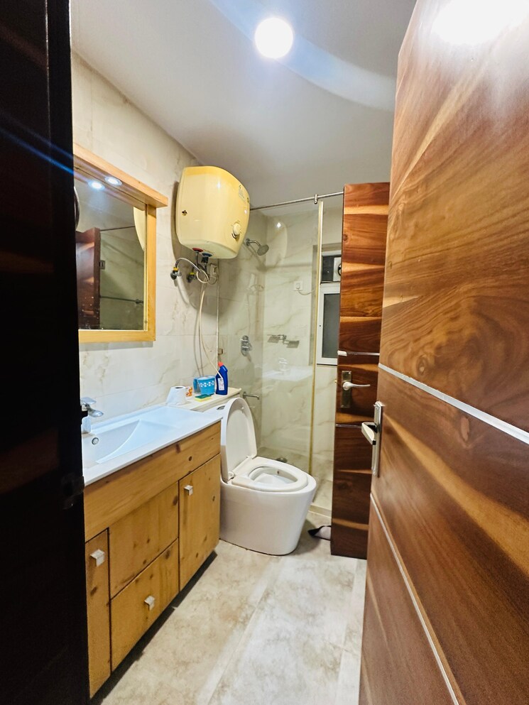 Kitchen, bptp-park-grandeura 3.5 Bedroom 2032 Sq.Ft. Apartment In Sector 82 Faridabad 9807527