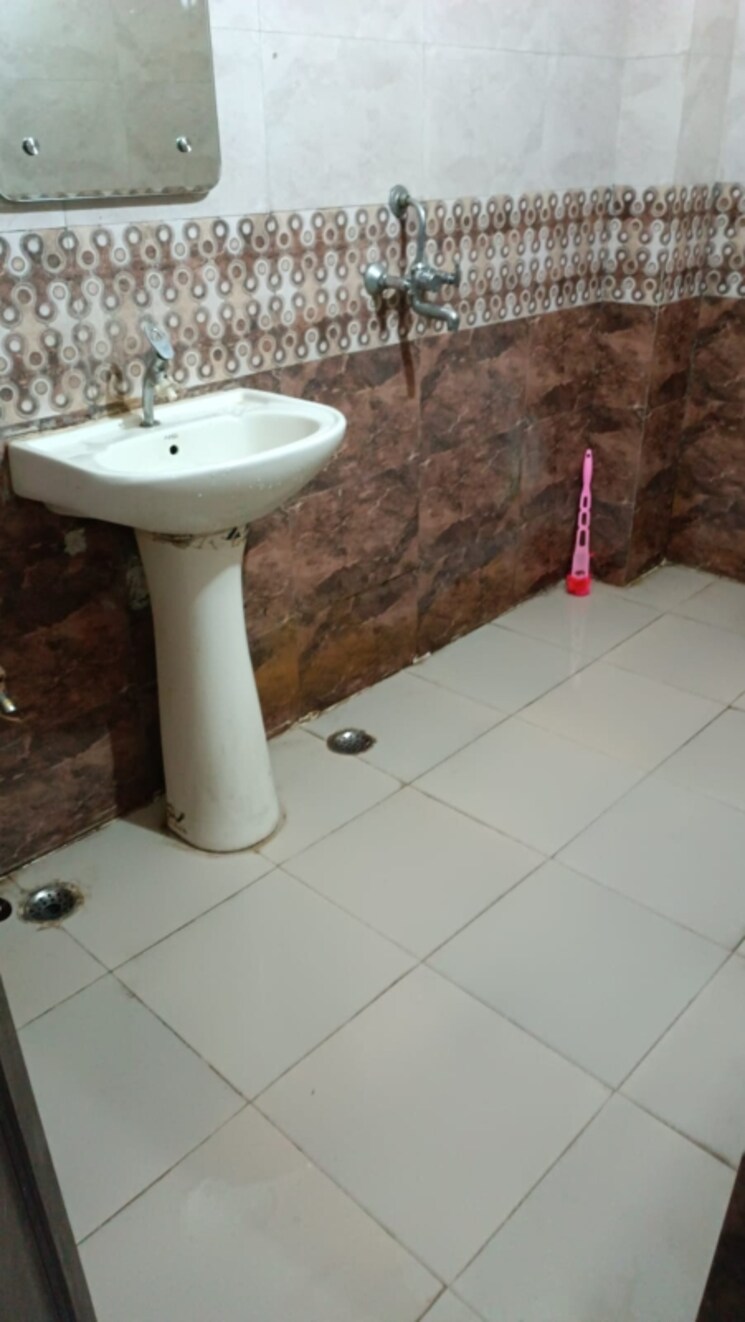 Bathroom, minarch-tower 1 RK 380 Sq.Ft. Builder Floor In Sector 44 Gurgaon 9807574