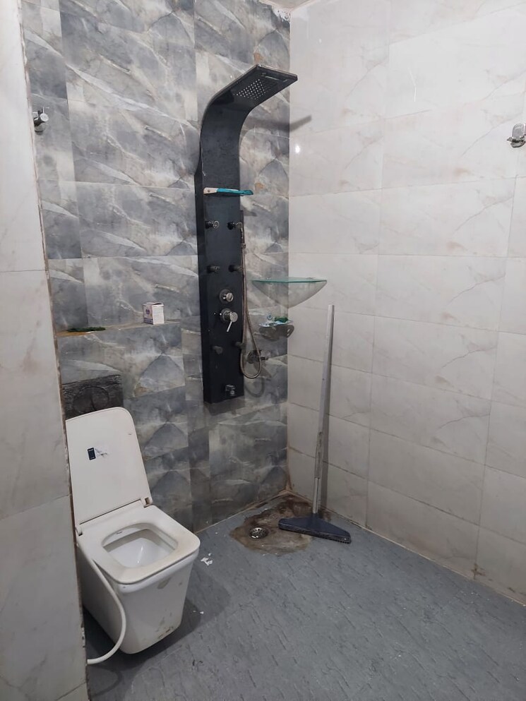Bathroom, rwa-apartments-sector-40 3.5 Bedroom 2100 Sq.Ft. Independent House In Sector 40 Noida 9807603