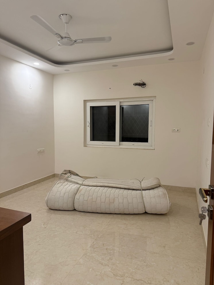 Bathroom, rwa-apartments-sector-40 3.5 Bedroom 2100 Sq.Ft. Independent House In Sector 40 Noida 9807603