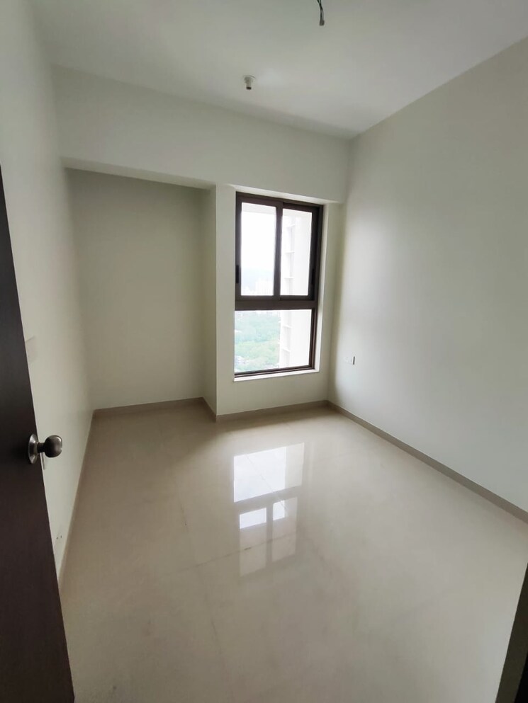 Room, kalpataru-paramount 2 Bedroom 527 Sq.Ft. Apartment In Kapur Bawdi Thane 9807624