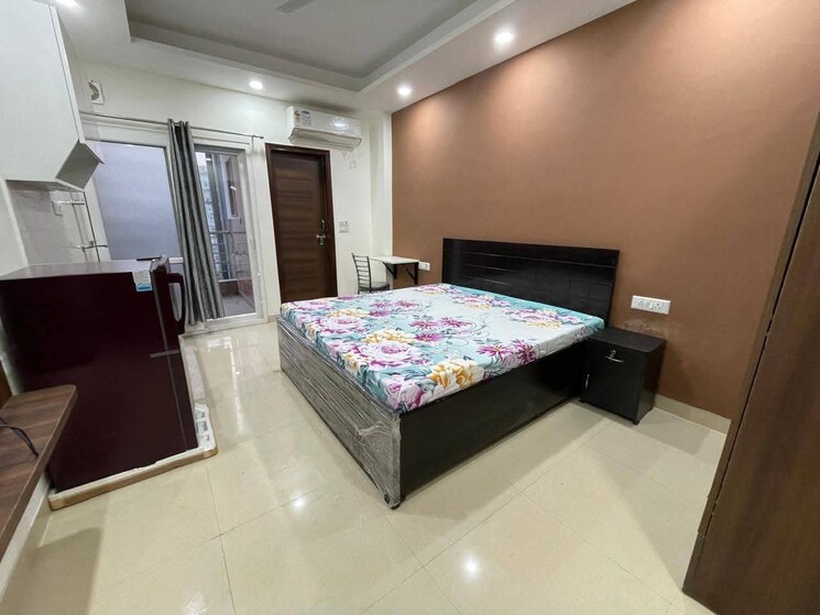 Bedroom, saket 1 RK 300 Sq.Ft. Apartment In Saket Delhi 9807699