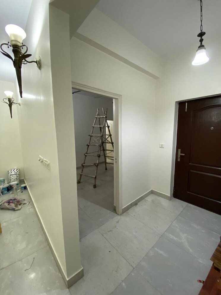 Room, mahagun-manor 2.5 Bedroom 1150 Sq.Ft. Apartment In Sector 50 Noida 9807708
