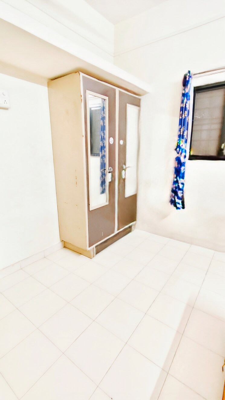 Room, wadgaon sheri 1 Bedroom 450 Sq.Ft. Apartment In Wadgaon Sheri Pune 9807724
