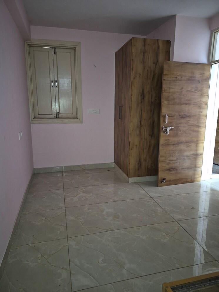 Kitchen, mayur vihar 1.5 Bedroom 410 Sq.Ft. Builder Floor In Mayur Vihar Delhi 9807736