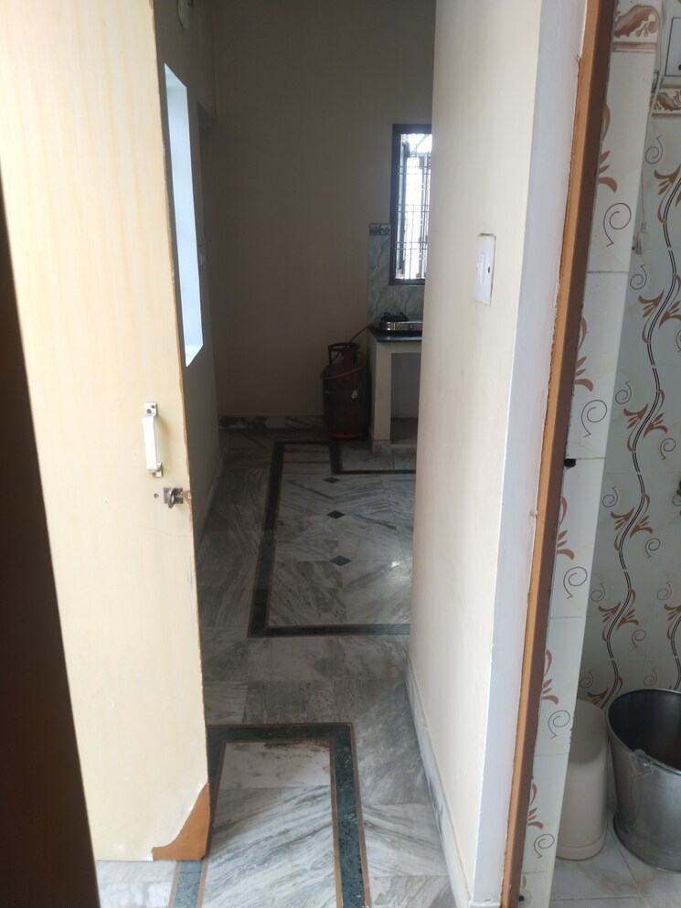 Balcony, gomti nagar 1 RK 300 Sq.Ft. Builder Floor In Gomti Nagar Lucknow 9807785