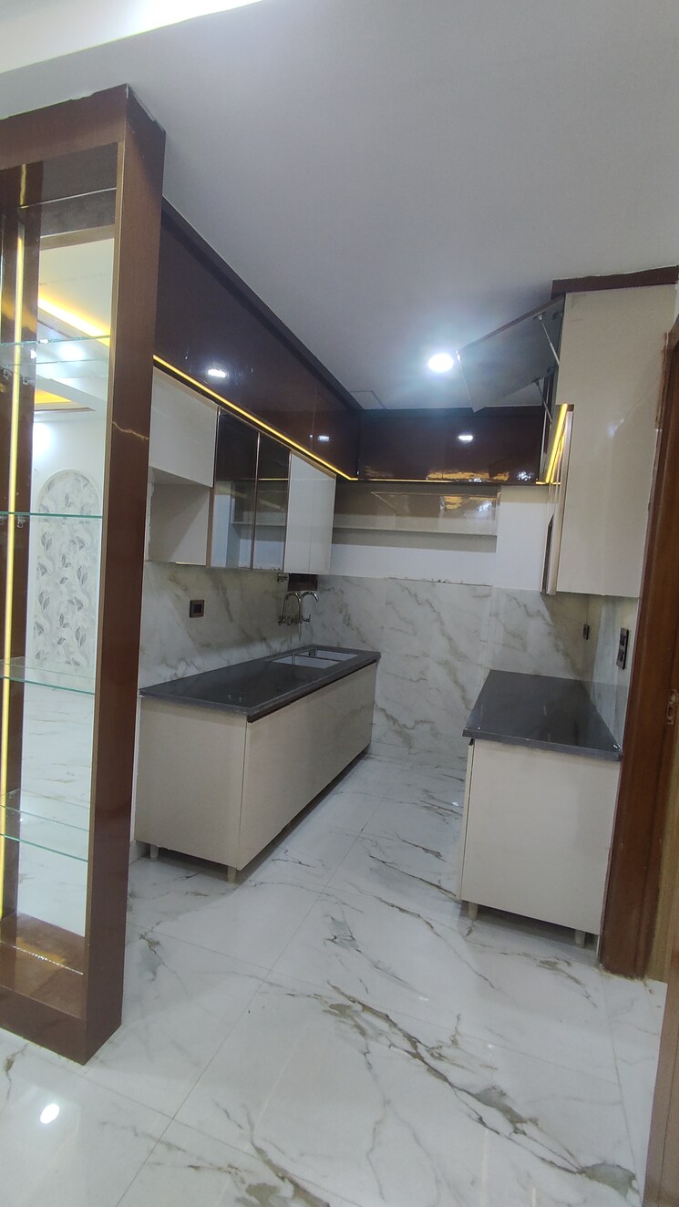 Kitchen, sector 73 3 Bedroom 1450 Sq.Ft. Apartment In Sector 73 Noida 9807955
