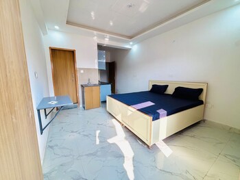 Signature Global Signum 93