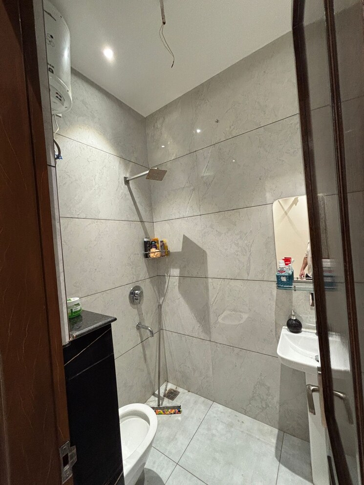 Bathroom, motia-blue-ridge 3 Bedroom 1250 Sq.Ft. Builder Floor In Dhakoli Zirakpur 9808011