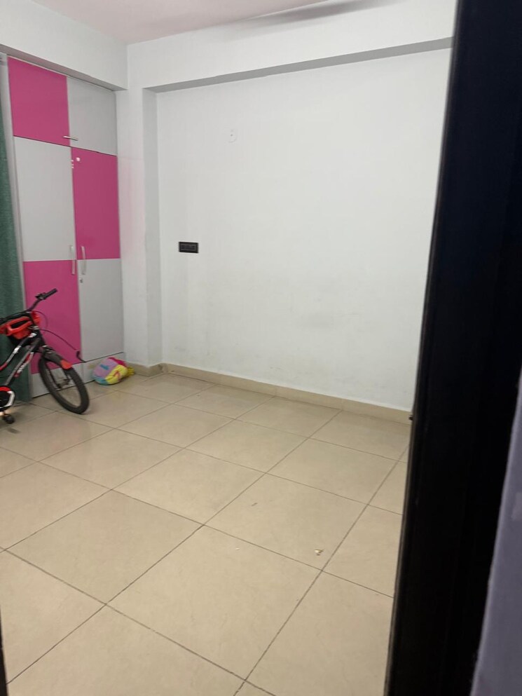 Room, panchsheel-wellington 5 Bedroom 3000 Sq.Ft. Penthouse In Dundahera Ghaziabad 9808020