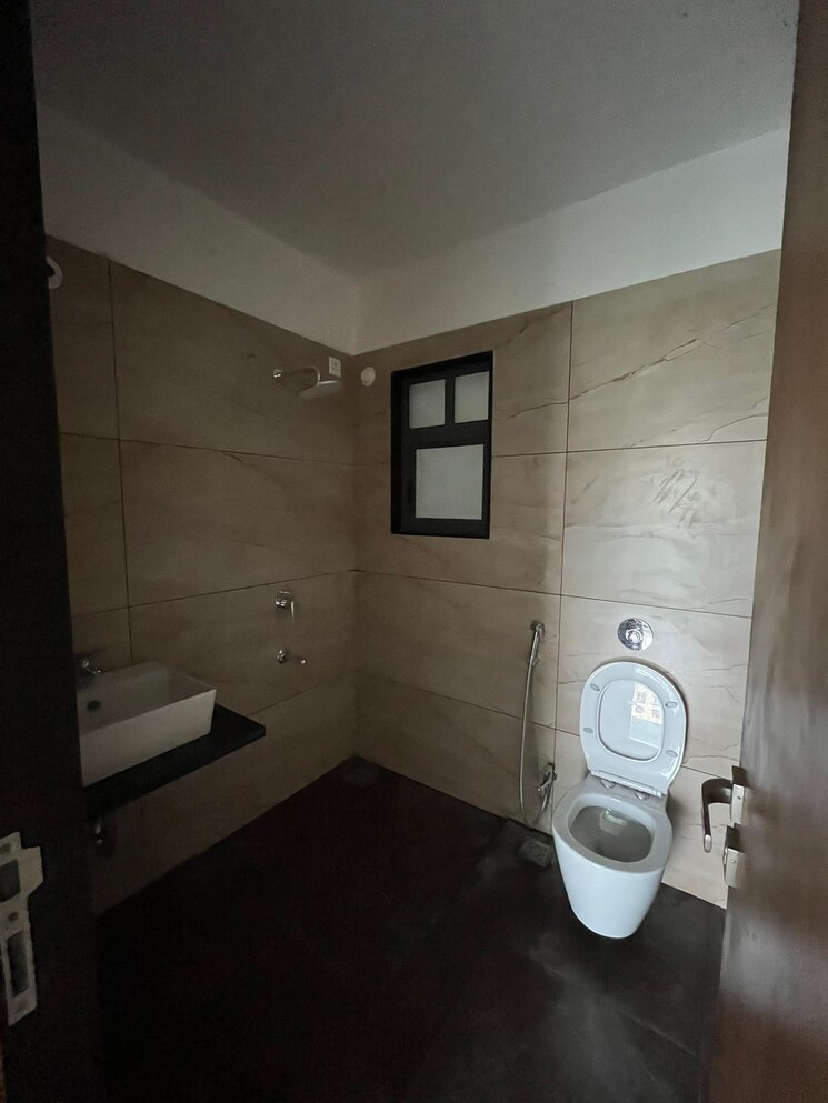Bathroom, majestique-signature-towers 2 Bedroom 1108 Sq.Ft. Apartment In Balewadi Pune 9808022