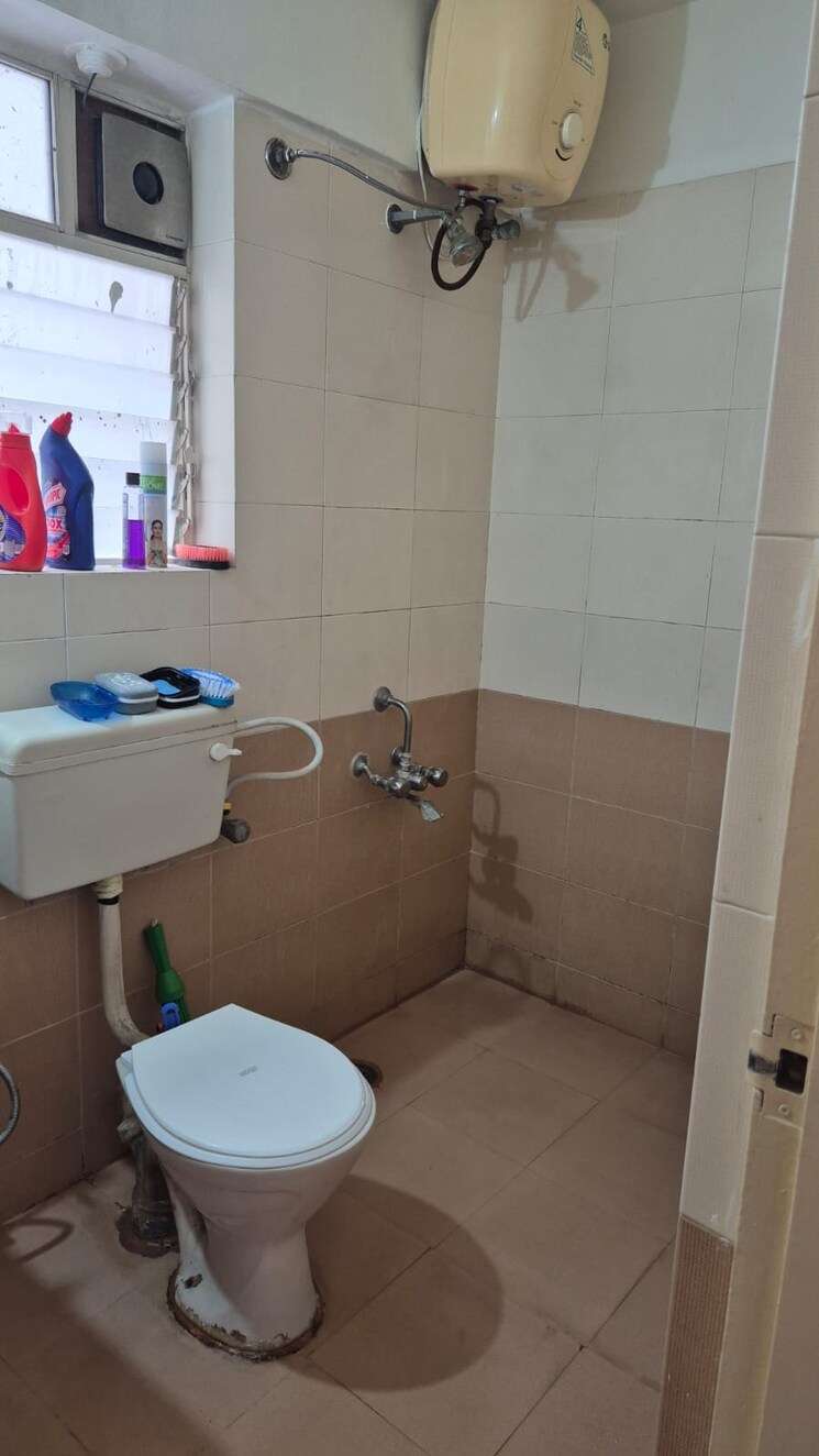 Bathroom, sanskruti-homes-chs-ltd 2 Bedroom 1058 Sq.Ft. Apartment In Balewadi Pune 9808027