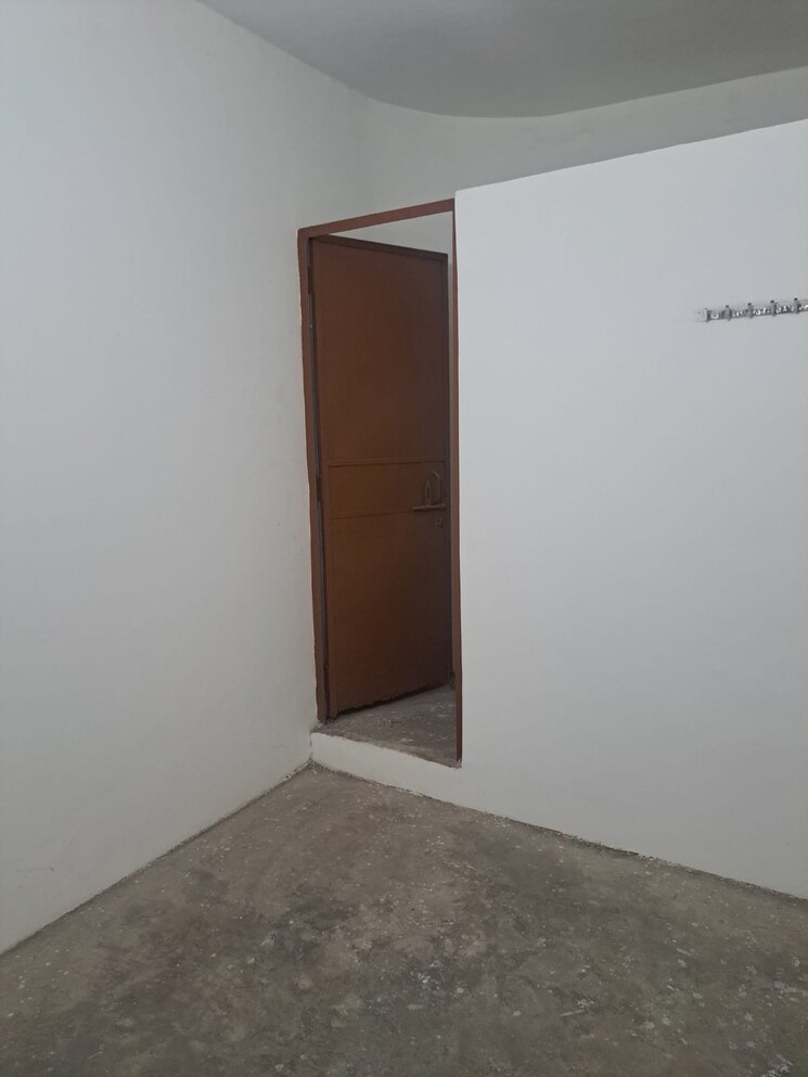 Room, rwa-apartments-sector-41 6 Bedroom 180 Sq.Mt. Villa In Sector 41 Noida 9808112