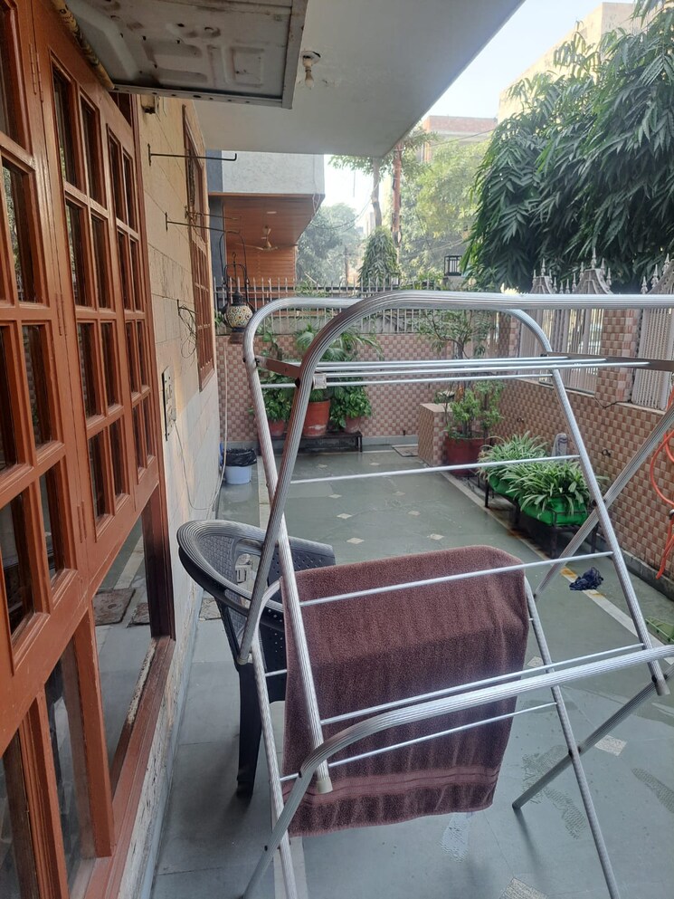 Balcony, rwa-apartments-sector-41 6 Bedroom 180 Sq.Mt. Villa In Sector 41 Noida 9808112