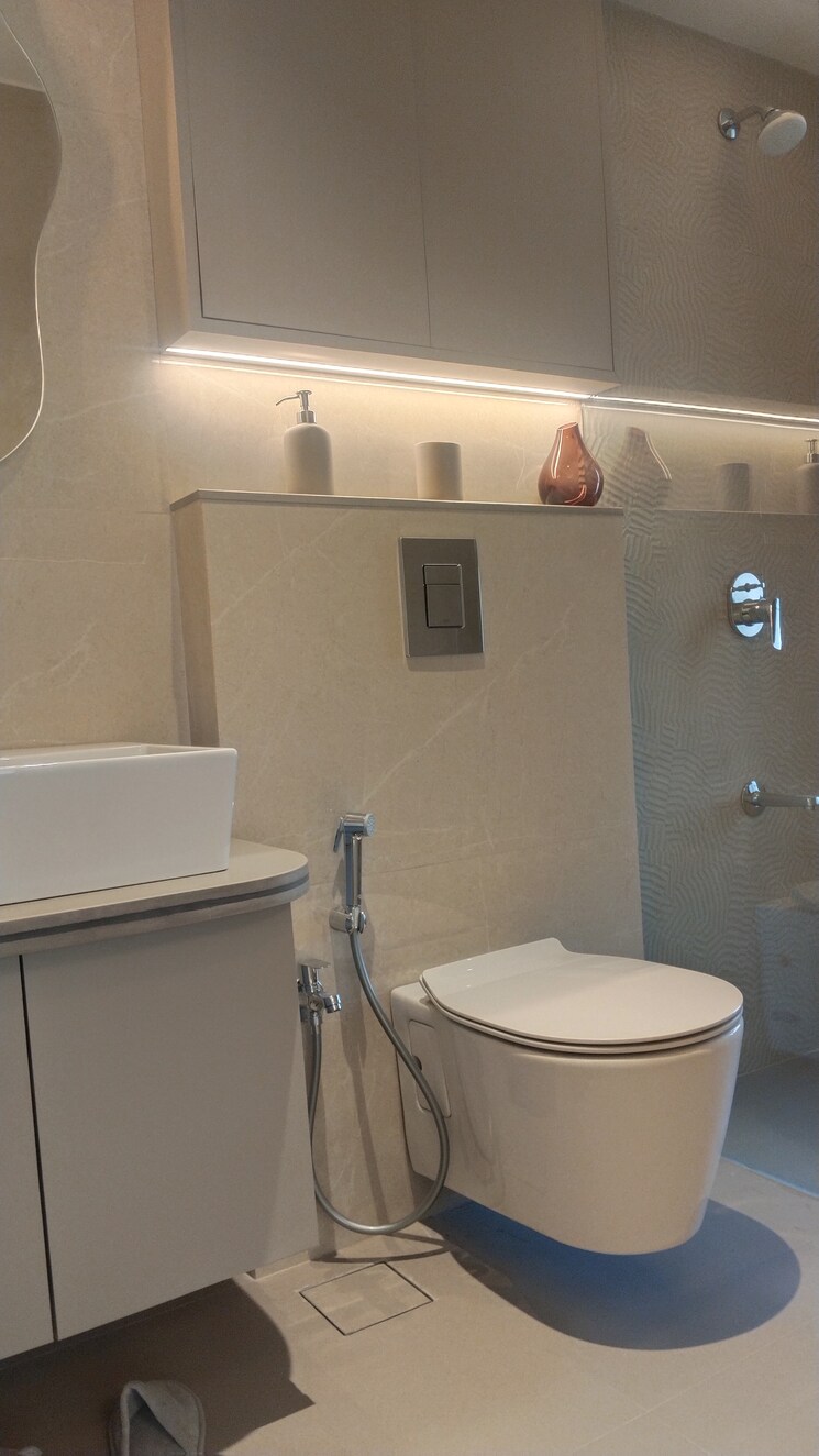 Bathroom, dadar west 4 Bedroom 1538 Sq.Ft. Apartment In Dadar West Mumbai 9808141
