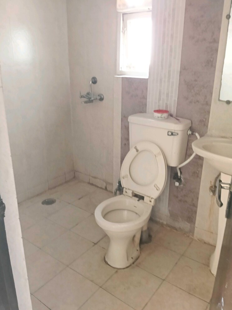 Bathroom, avni-heritage 3 Bedroom 10000 Sq.Ft. Apartment In Crossing Republic Ghaziabad 9808176