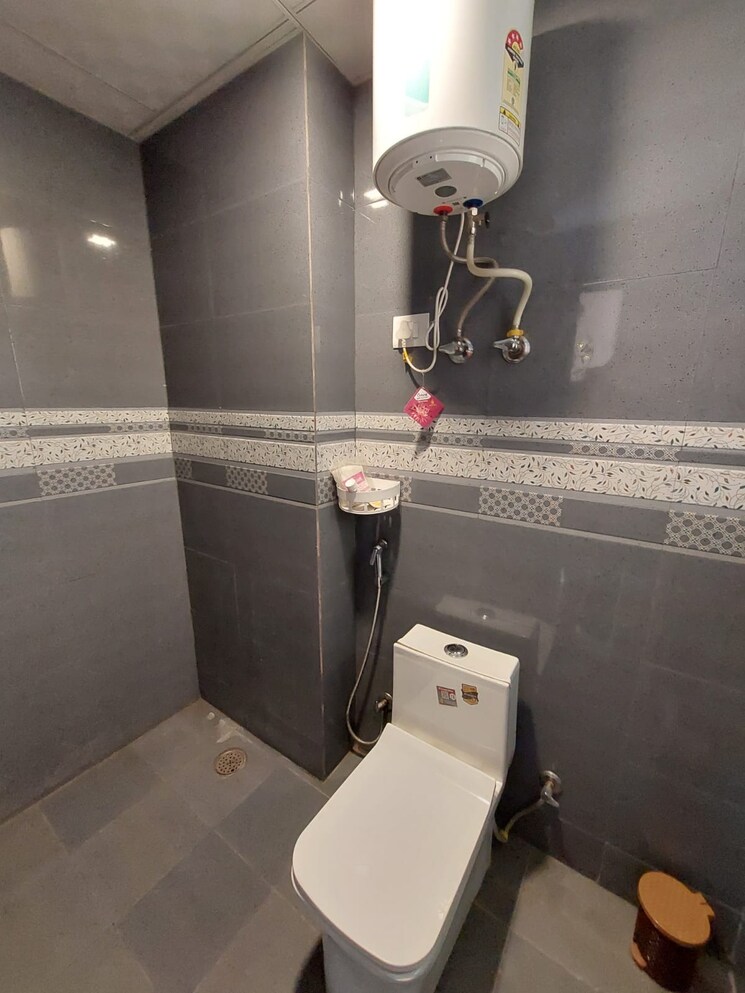 Master Bedroom, omkar-royal-nest 4 Bedroom 2035 Sq.Ft. Apartment In Tech Zone 4 Greater Noida Greater Noida 9808185