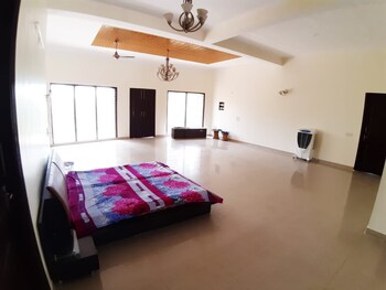 6+ BHK Villa for Sale in Sector 26, Noida