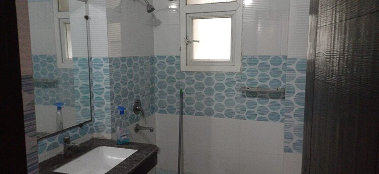 Bathroom, purvanchal-royal-park 3 Bedroom 1950 Sq.Ft. Apartment In Sector 137 Noida 9808212