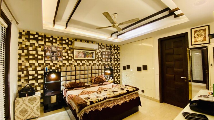 Bedroom, greater kailash i 4 Bedroom 500 Sq.Yd. Builder Floor In Greater Kailash I Delhi 9808303