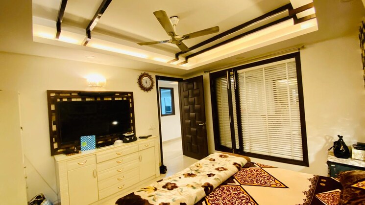 Bedroom, greater kailash i 4 Bedroom 500 Sq.Yd. Builder Floor In Greater Kailash I Delhi 9808303