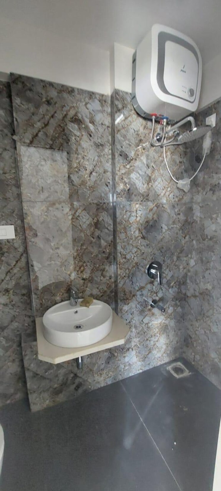 Bathroom, concrete-sai-samast 3 Bedroom 1094 Sq.Ft. Apartment In Chembur Mumbai 9808383