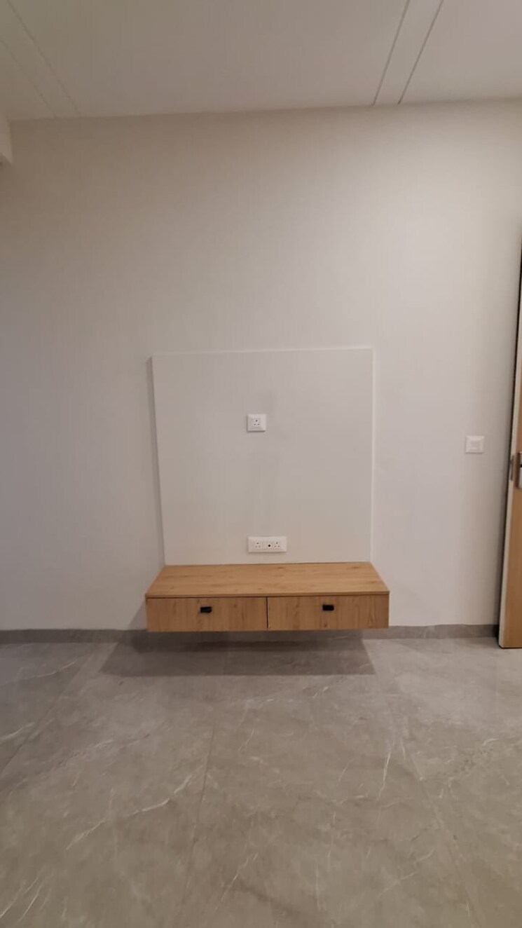 Room, shri-northview-avenue 3 Bedroom 2200 Sq.Ft. Apartment In Dyalpur Zirakpur 9808564