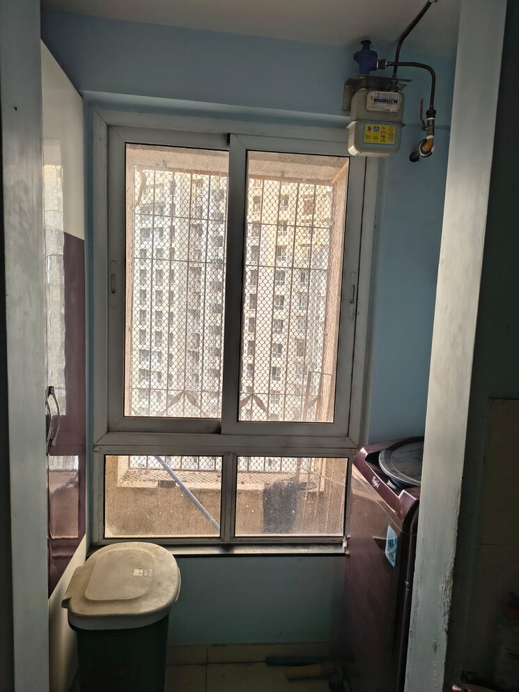 Bathroom, puranik-rumah-bali 1.5 Bedroom 500 Sq.Ft. Apartment In Ghodbunder Road Thane 9808582