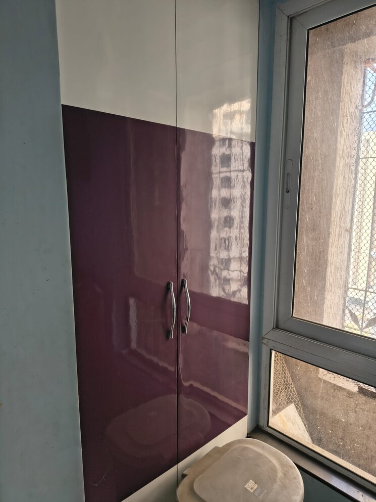 Bathroom, puranik-rumah-bali 1.5 Bedroom 500 Sq.Ft. Apartment In Ghodbunder Road Thane 9808582