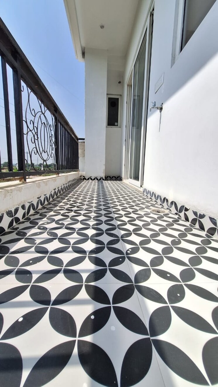 Balcony, shri-northview-avenue 3 Bedroom 2200 Sq.Ft. Apartment In Dyalpur Zirakpur 9808593