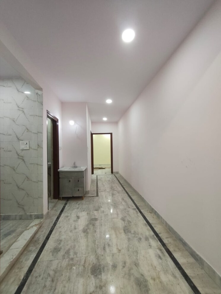 undefined, govindpuri 3 Bedroom 115 Sq.Yd. Builder Floor In Govindpuri Delhi 9808690
