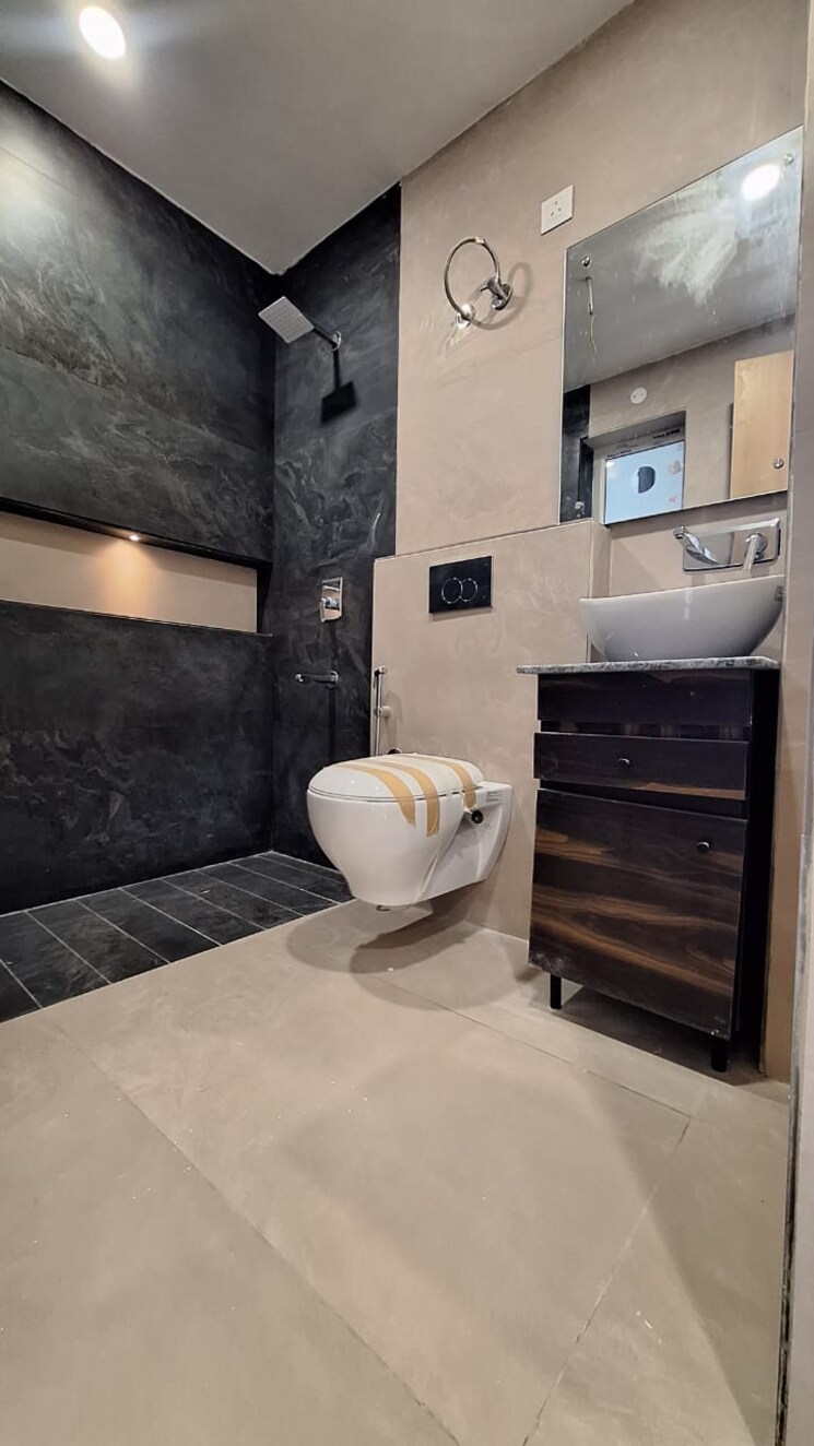 Bathroom, shri-northview-avenue 3 Bedroom 2200 Sq.Ft. Apartment In Dyalpur Zirakpur 9808694