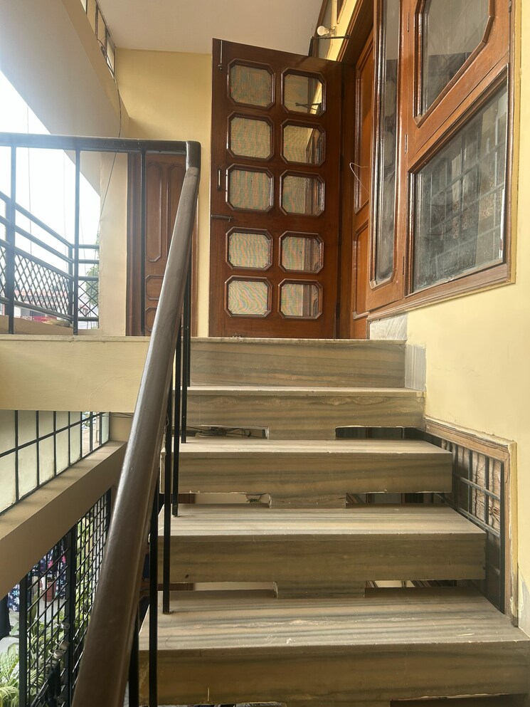 Balcony, sector 44 1 Bedroom 2200 Sq.Ft. Independent House In Sector 44 Chandigarh 9808932