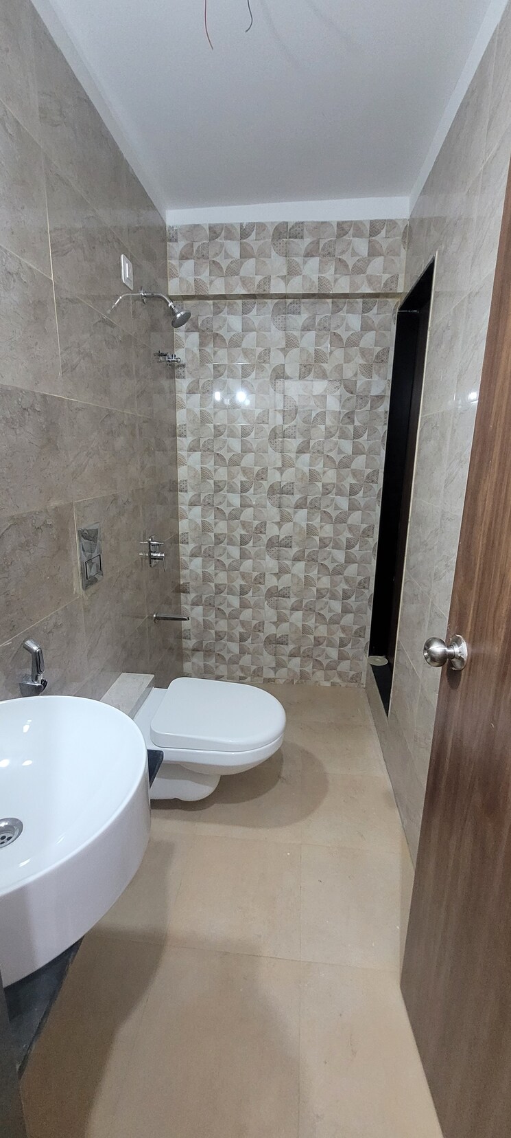 Bathroom, mahavir-square 2 Bedroom 794 Sq.Ft. Apartment In Manpada Thane 9808884