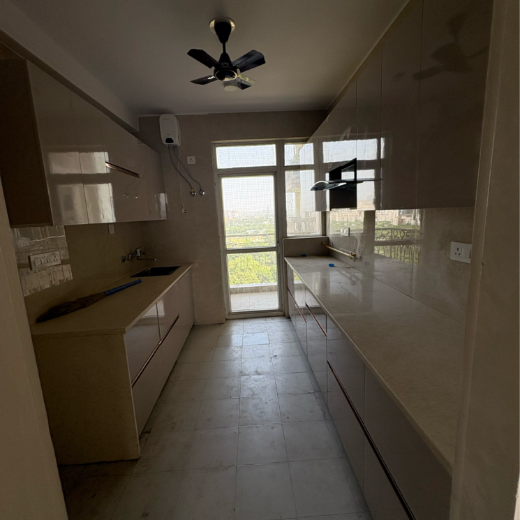 Kitchen, bptp-park-prime 3.5 Bedroom 2061 Sq.Ft. Apartment In Sector 66 Gurgaon 9808887