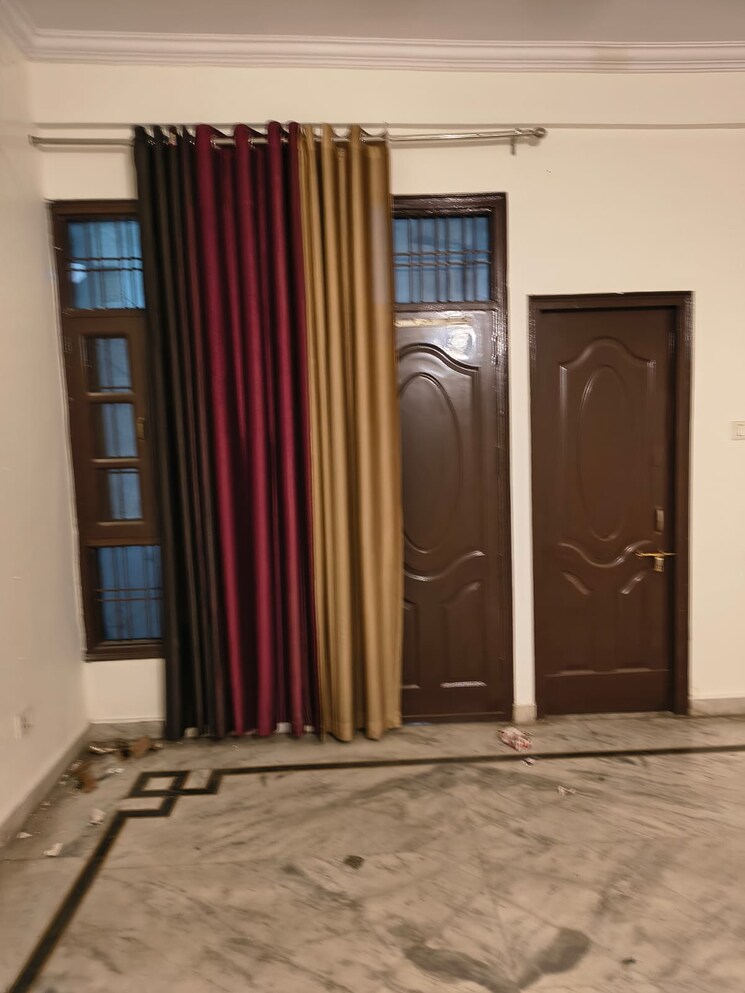 undefined, gomti nagar Commercial Office Space 1800 Sq.Ft. In Gomti Nagar Lucknow 9808951