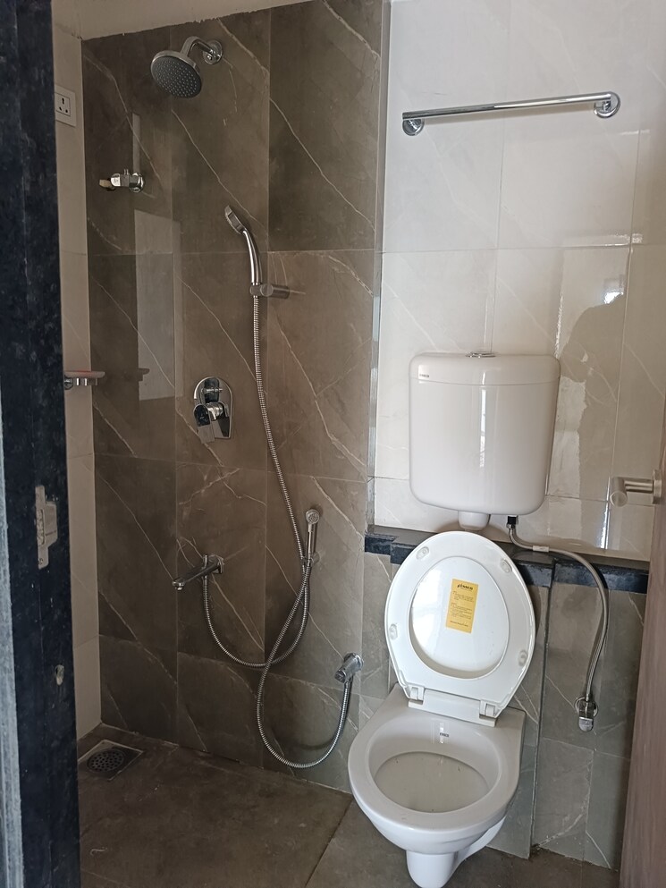 Bathroom, worli 2 Bedroom 550 Sq.Ft. Apartment In Worli Mumbai 9808982