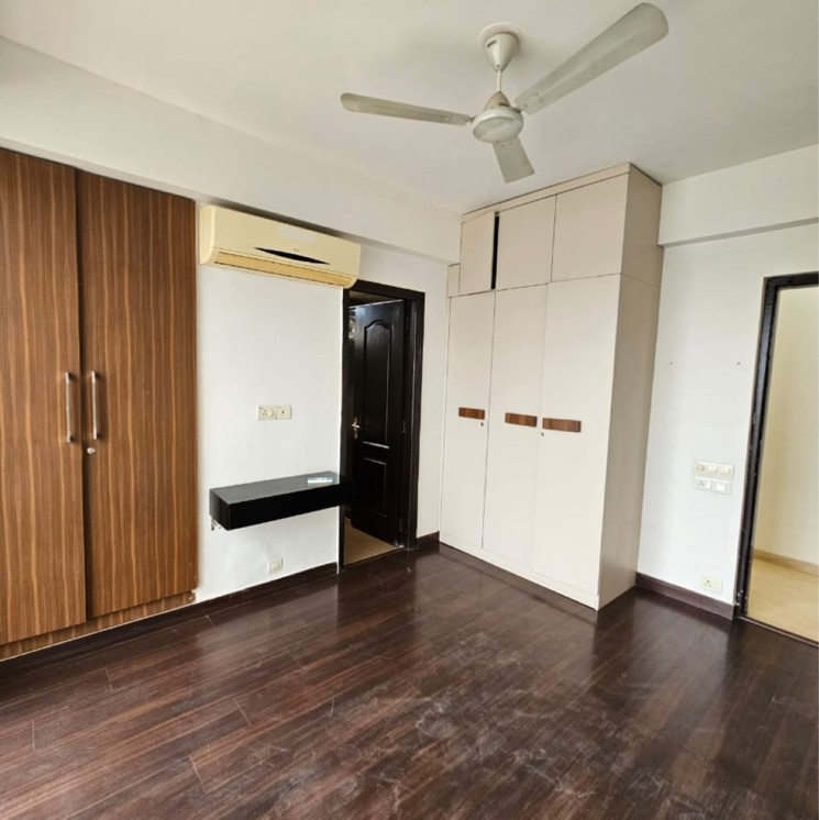 Room, bptp-park-prime 4 Bedroom 3100 Sq.Ft. Apartment In Sector 66 Gurgaon 9809053