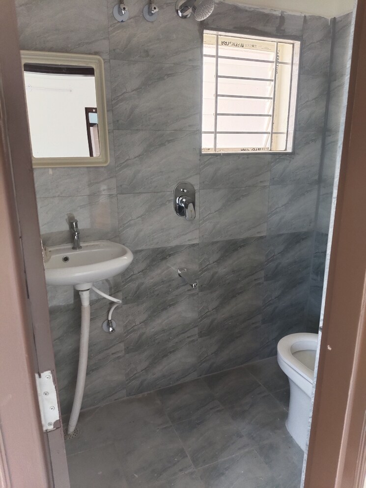 Bathroom, krishna-residency-kadubeesanahalli 1 Bedroom 600 Sq.Ft. Apartment In Kadubeesanahalli Bangalore 9809084