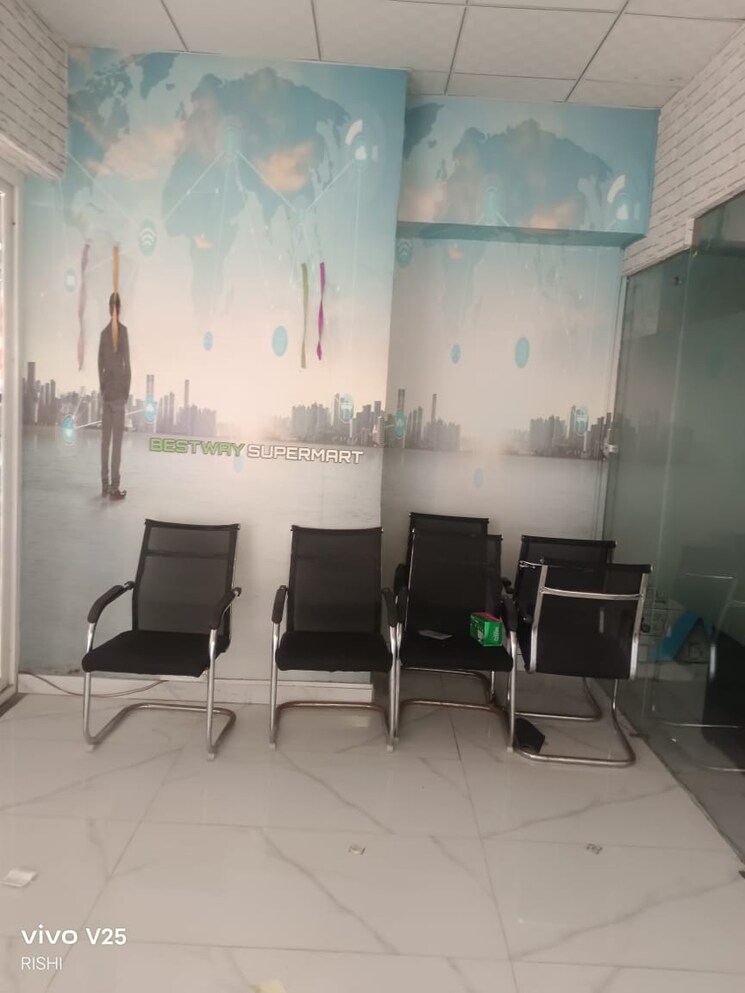 Team Area, gaur-city-mall Commercial Office Space 1500 Sq.Ft. In Sector 4 Greater Noida Greater Noida 9809098