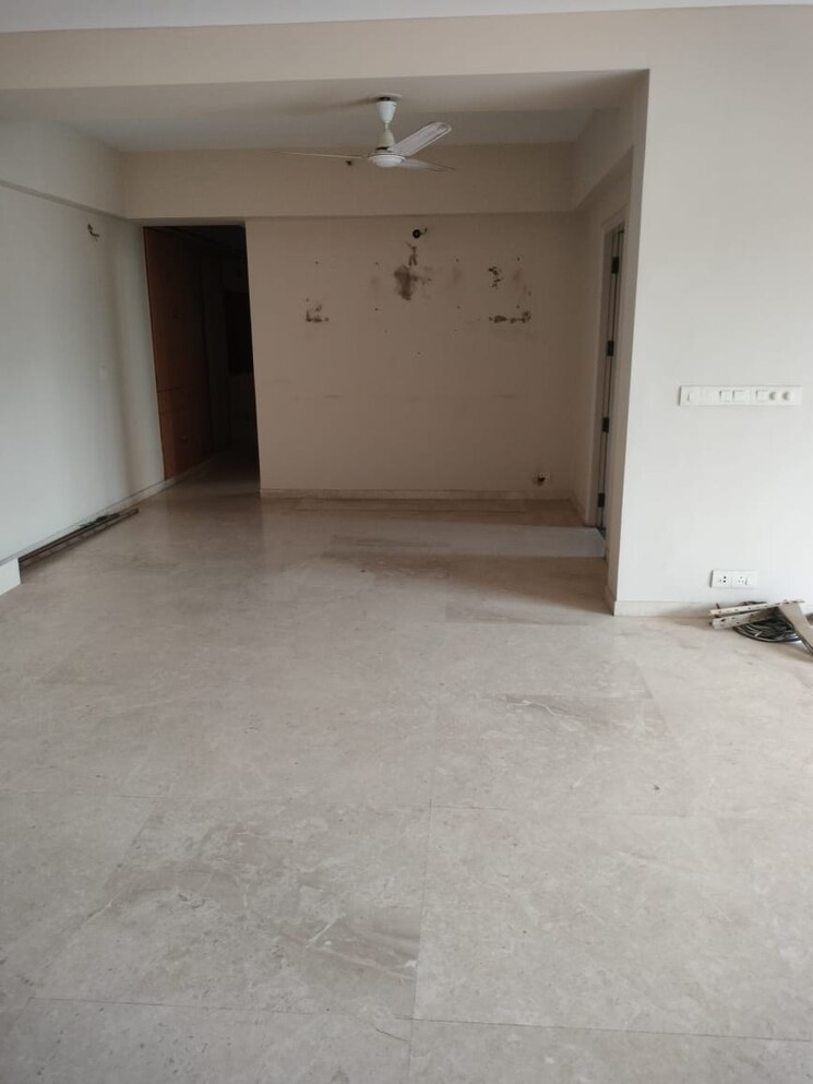 Living Room, dlf-westend-heights 4 Bedroom 2600 Sq.Ft. Apartment In Sector 53 Gurgaon 9809041